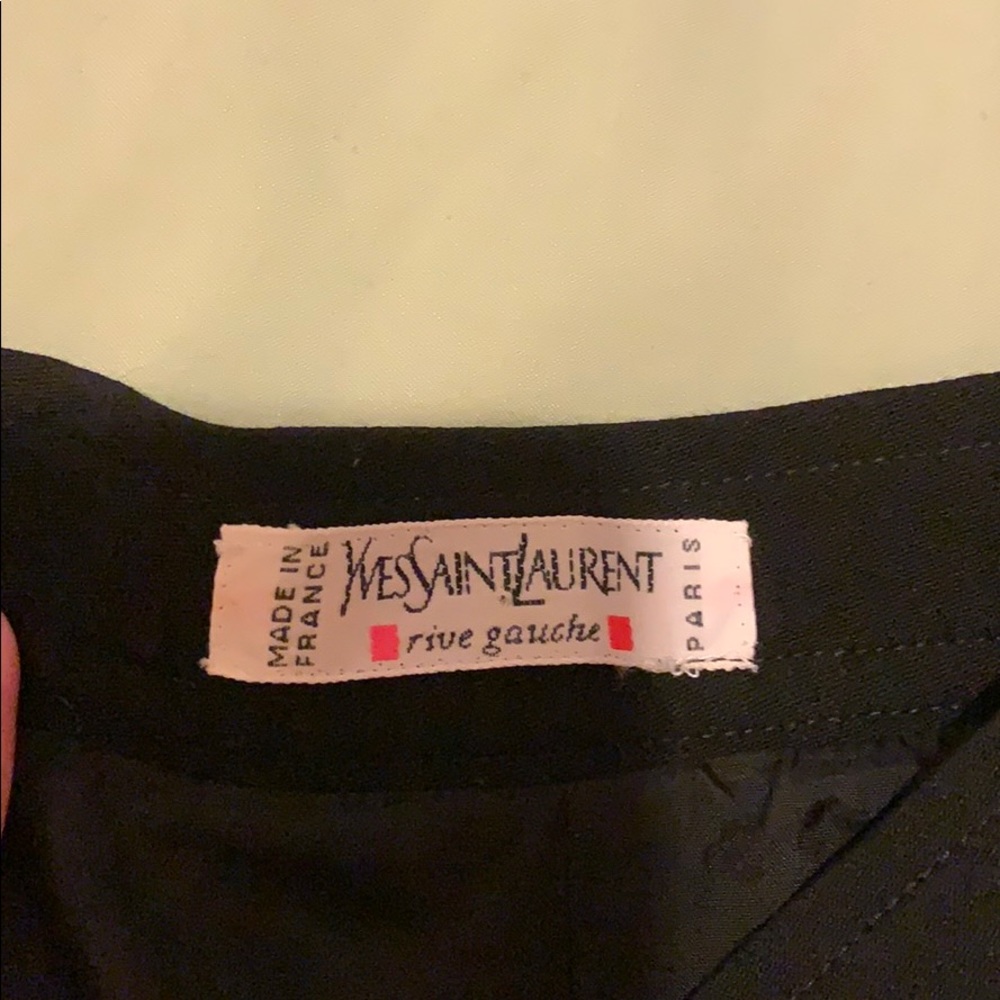 Very casual Yves Saint Laurent skirt waist 26 inch - Picture 2 of 3